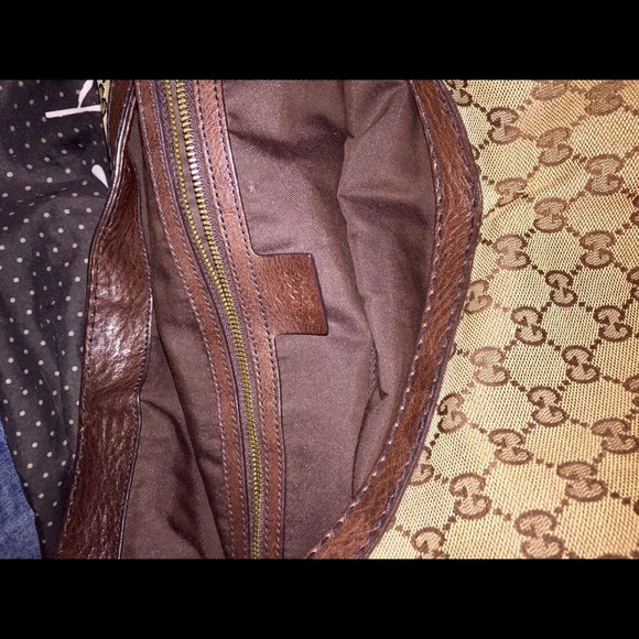 A Gucci hobo bag used a couple of times - Picture 3 of 4